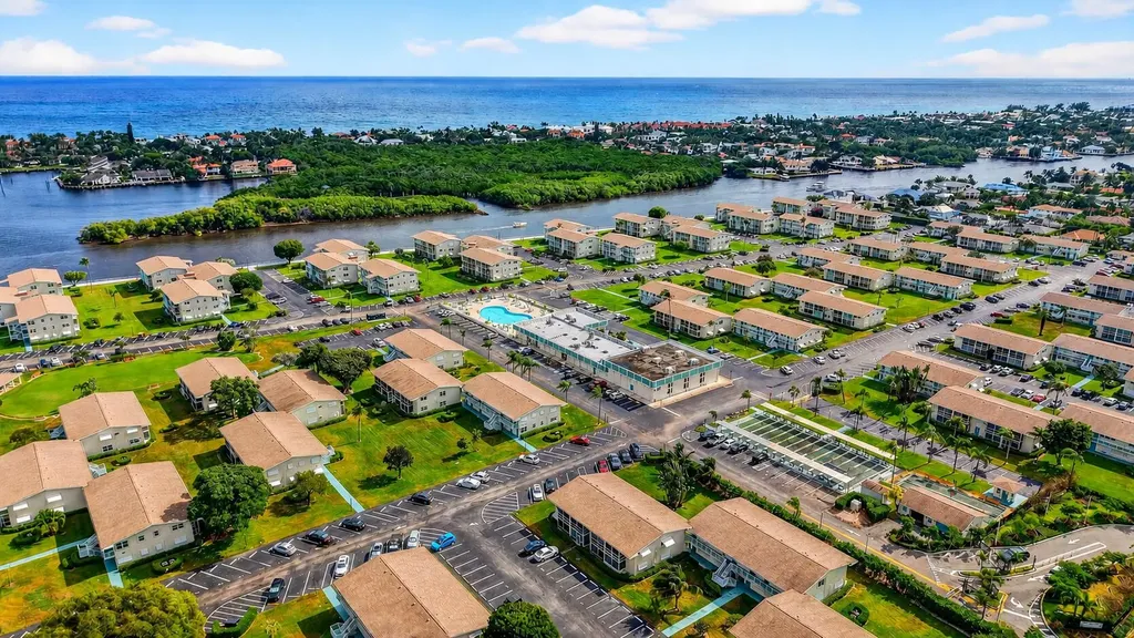 600 Horizon W Boynton Beach FL 33435
