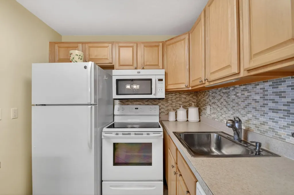 600 Horizon W Boynton Beach FL 33435