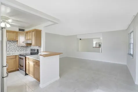 136 Somerset G West Palm Beach FL 33417