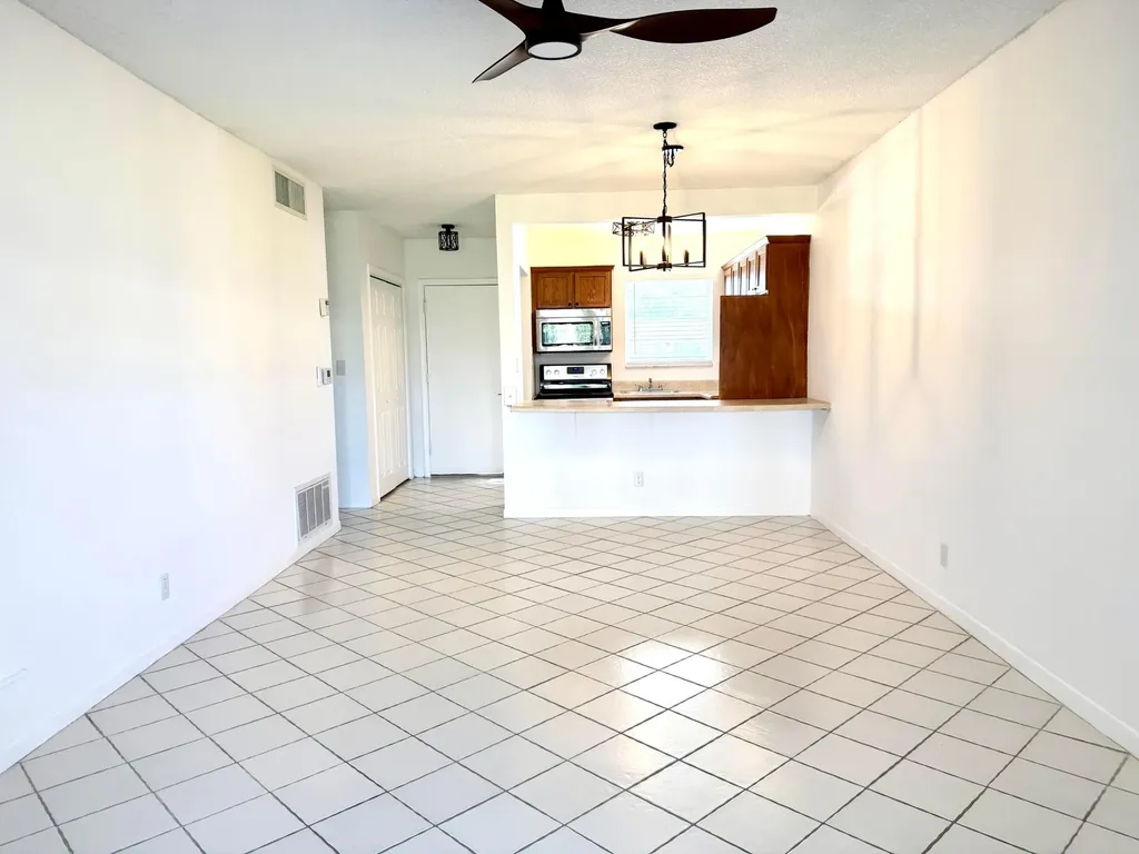 1118 Lake Terrace Boynton Beach FL 33426