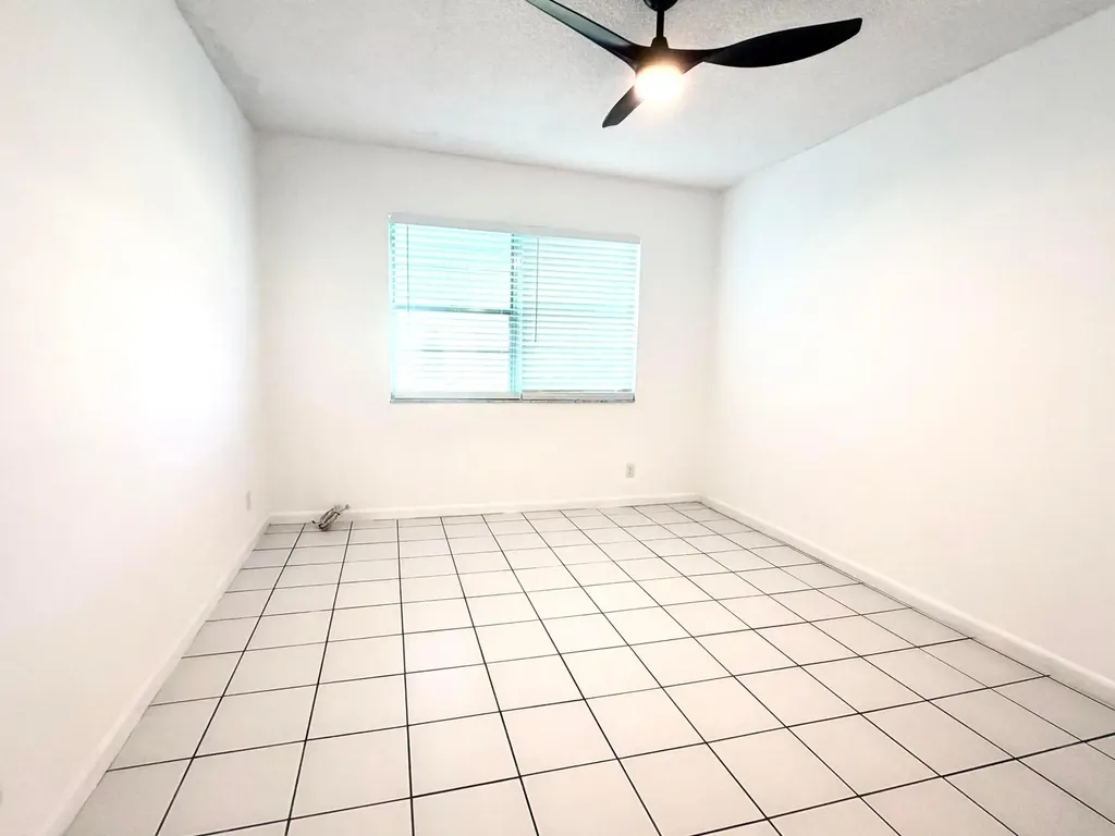 1118 Lake Terrace Boynton Beach FL 33426