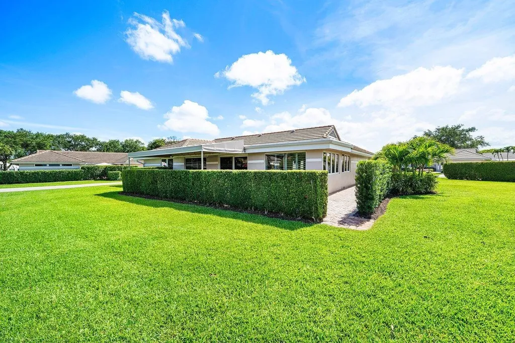 11609 N Lake Drive Boynton Beach FL 33436