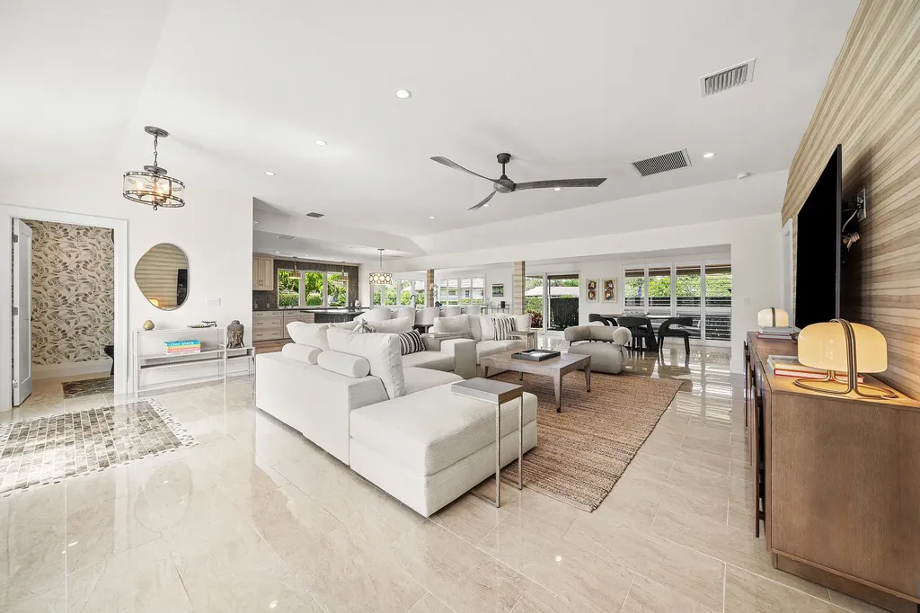 11609 N Lake Drive Boynton Beach FL 33436