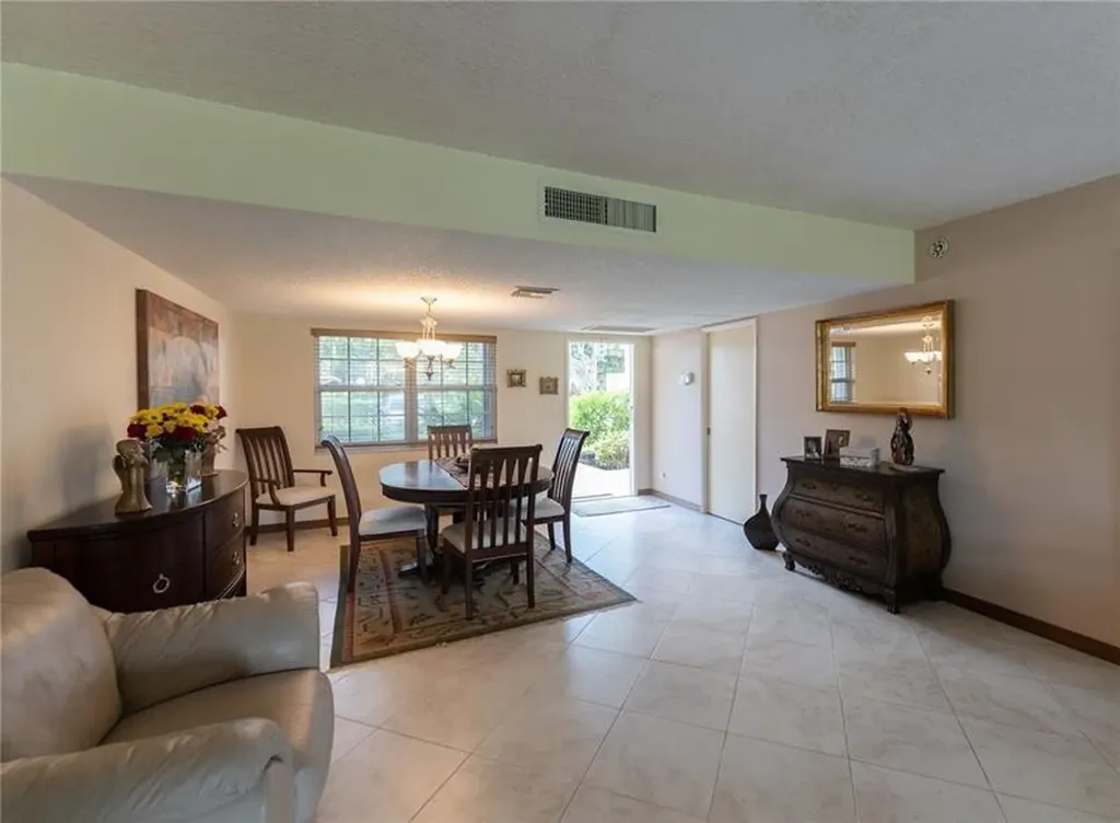 3700 Oaks Clubhouse Drive Pompano Beach FL 33069