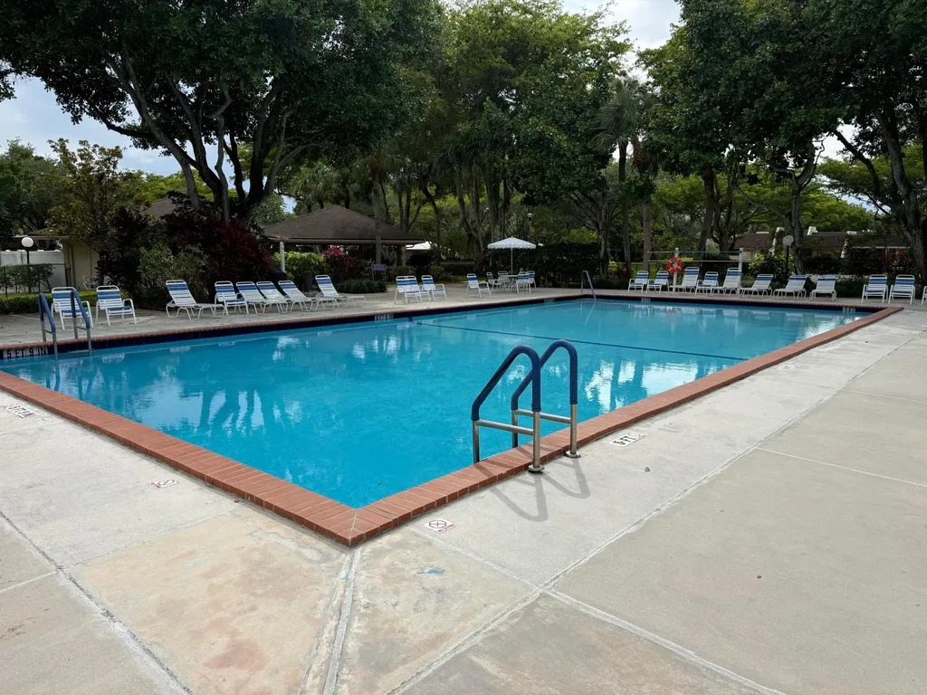 3700 Oaks Clubhouse Drive Pompano Beach FL 33069