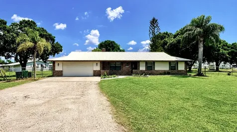 3856 SW 11th Avenue Okeechobee FL 34974