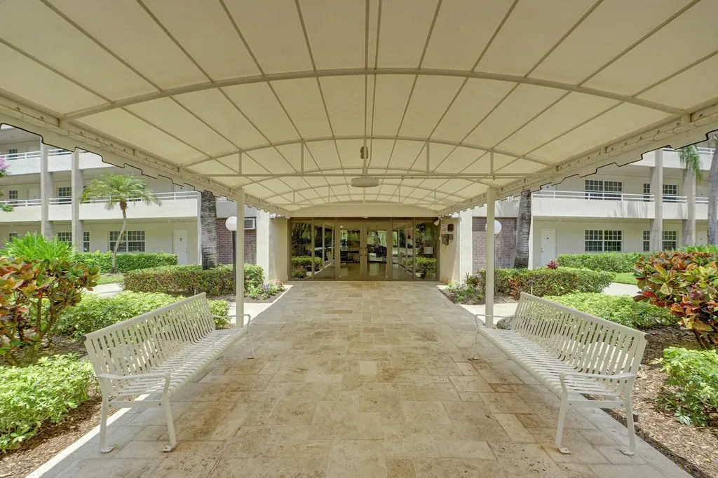 545 Oaks Lane Pompano Beach FL 33069