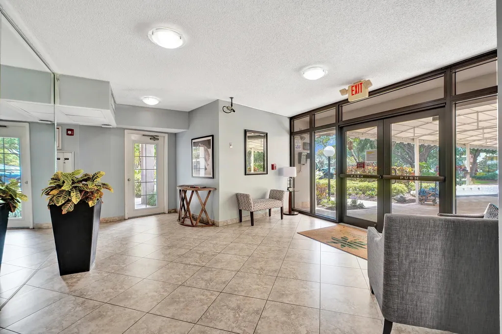 545 Oaks Lane Pompano Beach FL 33069