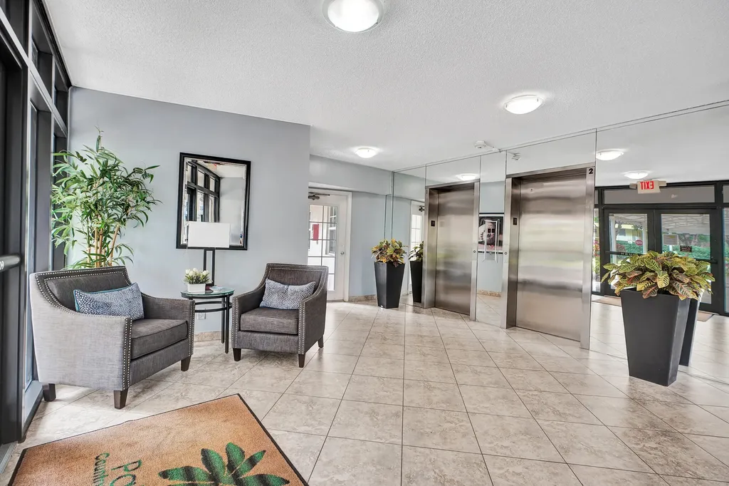 545 Oaks Lane Pompano Beach FL 33069