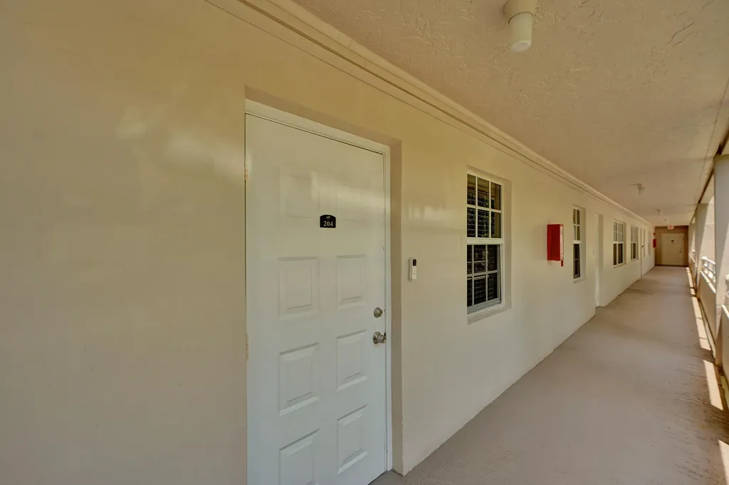 545 Oaks Lane Pompano Beach FL 33069