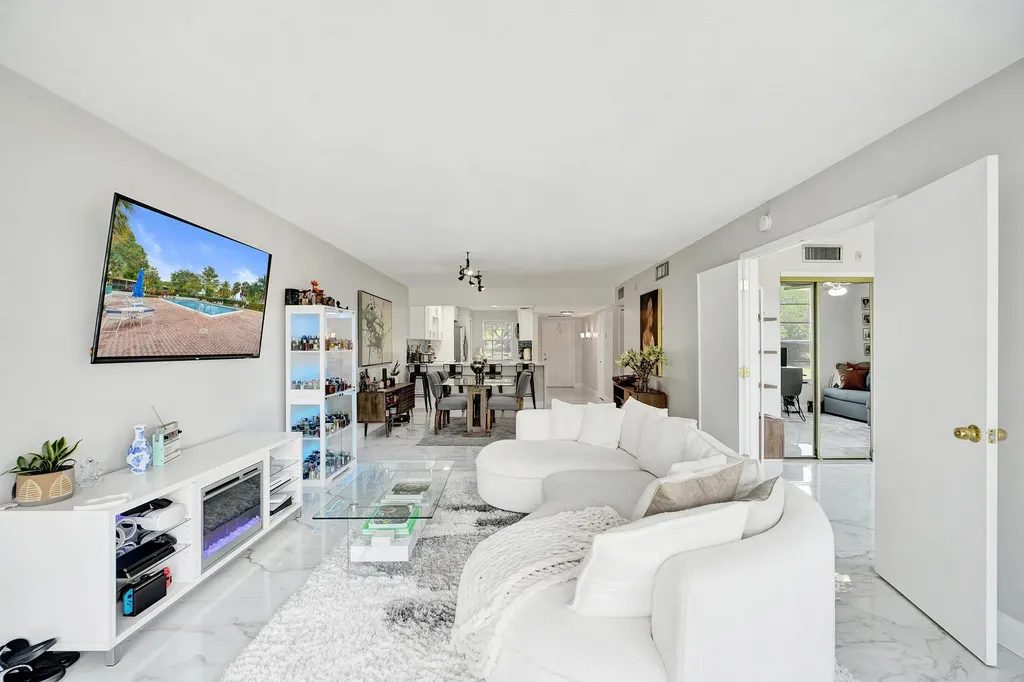 545 Oaks Lane Pompano Beach FL 33069