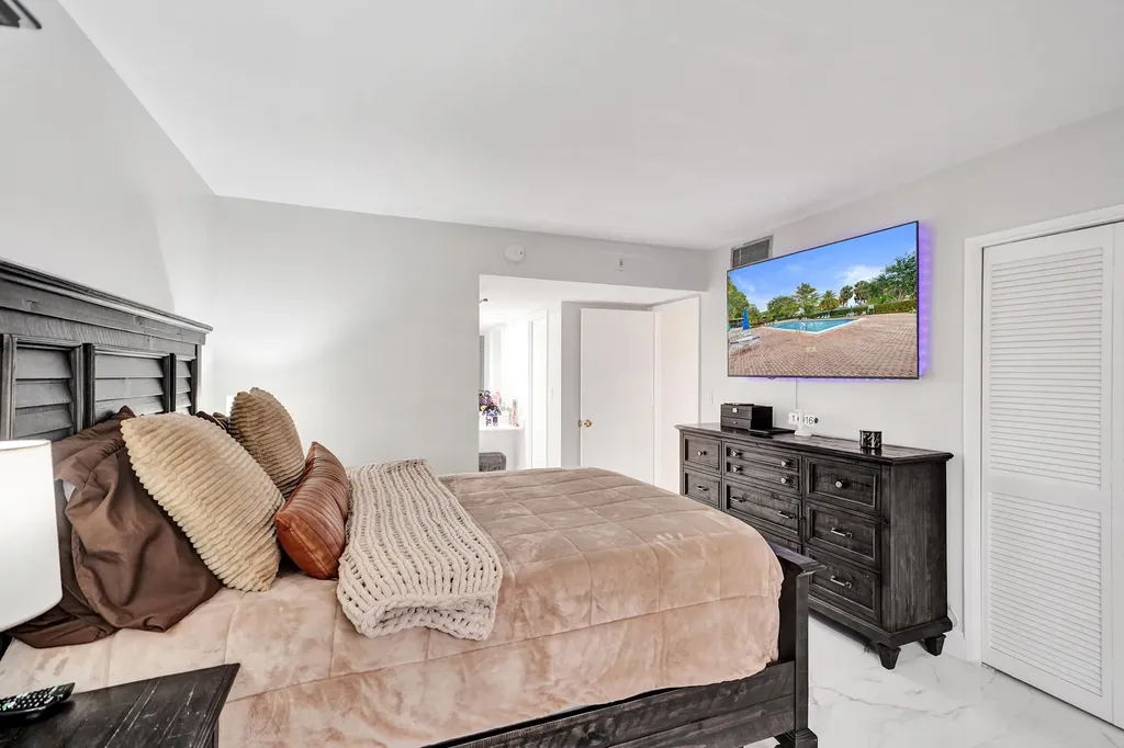 545 Oaks Lane Pompano Beach FL 33069