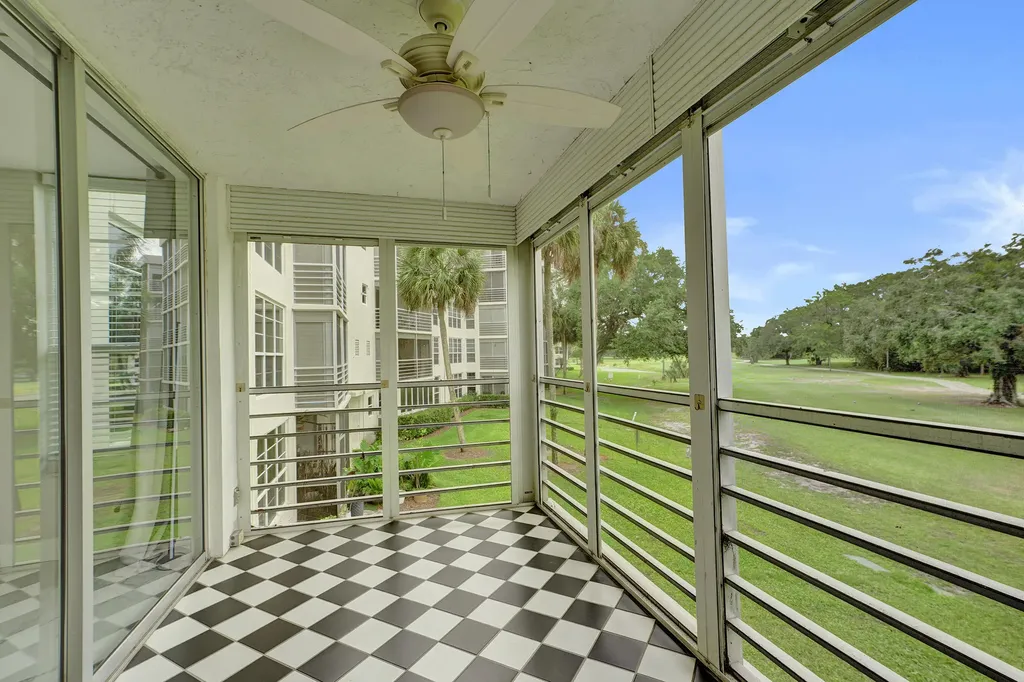 545 Oaks Lane Pompano Beach FL 33069