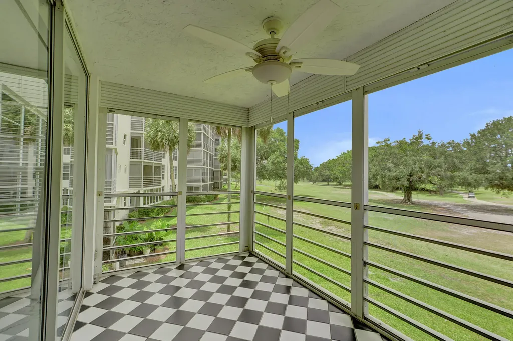 545 Oaks Lane Pompano Beach FL 33069