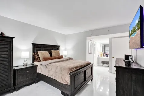 545 Oaks Lane Pompano Beach FL 33069