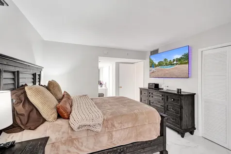 545 Oaks Lane Pompano Beach FL 33069
