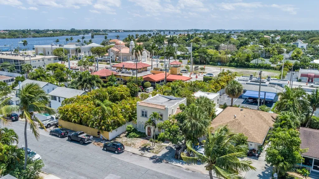 214 Conniston Road West Palm Beach FL 33405