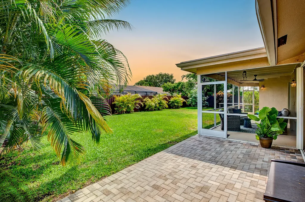 4886 Acorn Drive Boca Raton FL 33487