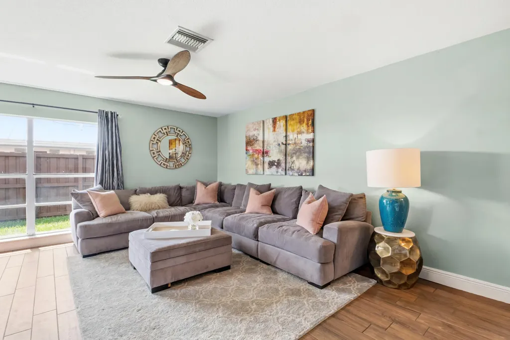 4886 Acorn Drive Boca Raton FL 33487