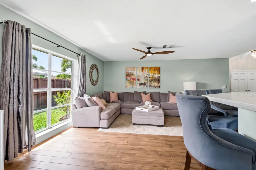 4886 Acorn Drive Boca Raton FL 33487