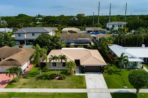 4886 Acorn Drive Boca Raton FL 33487