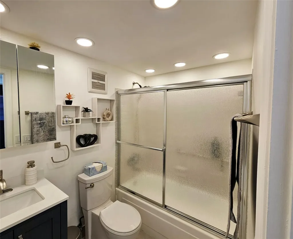 2751 E Golf Boulevard Pompano Beach FL 33064