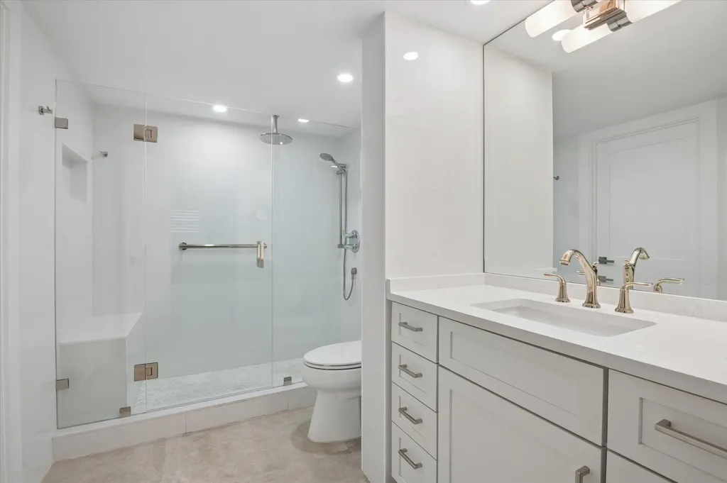 5100 Bayview Drive Fort Lauderdale FL 33308