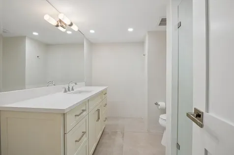 5100 Bayview Drive Fort Lauderdale FL 33308