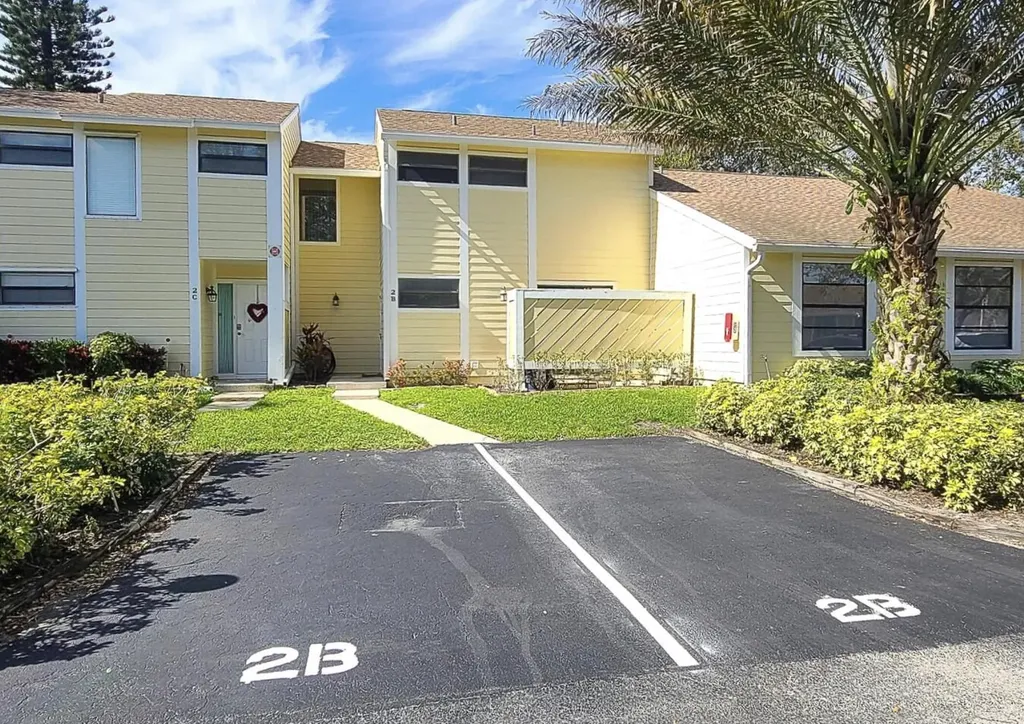 402 Lakewood Court Jupiter FL 33458