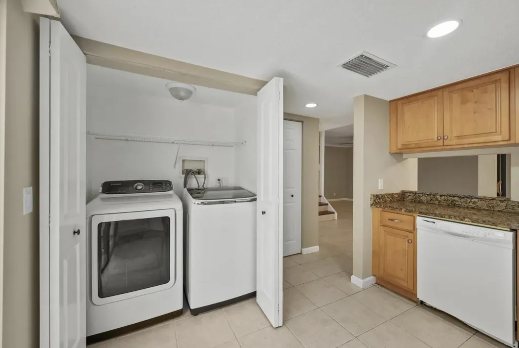 402 Lakewood Court Jupiter FL 33458