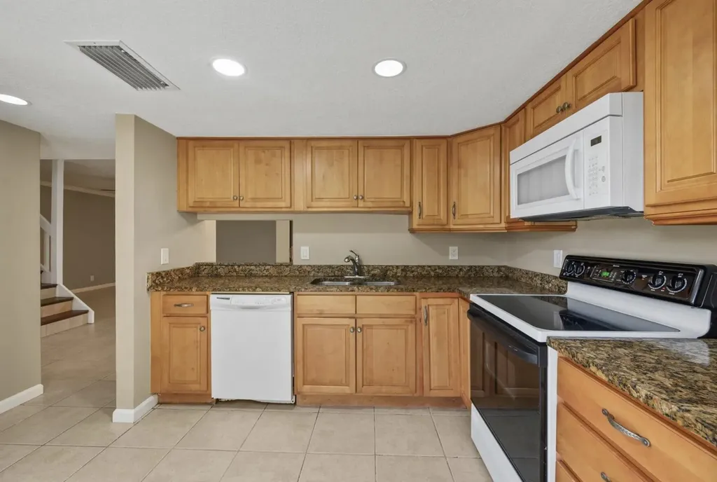 402 Lakewood Court Jupiter FL 33458