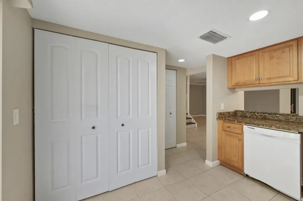 402 Lakewood Court Jupiter FL 33458