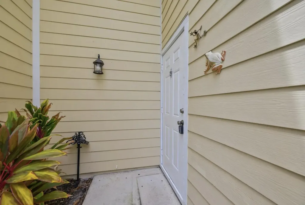 402 Lakewood Court Jupiter FL 33458