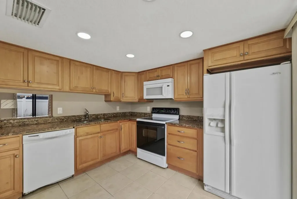 402 Lakewood Court Jupiter FL 33458