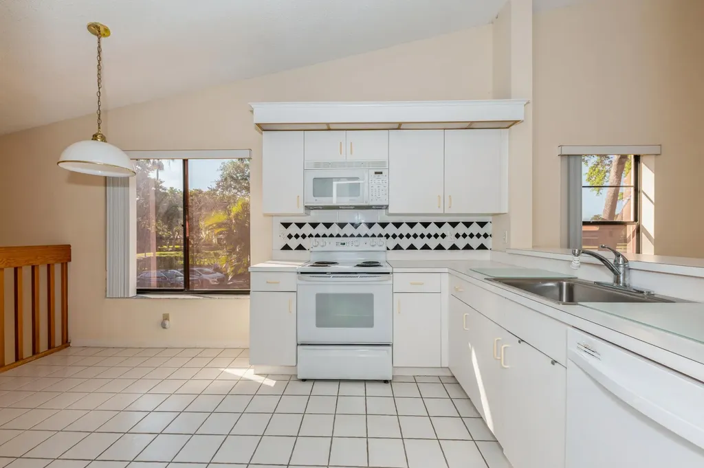 10439 S Circle Lake Drive Boynton Beach FL 33437