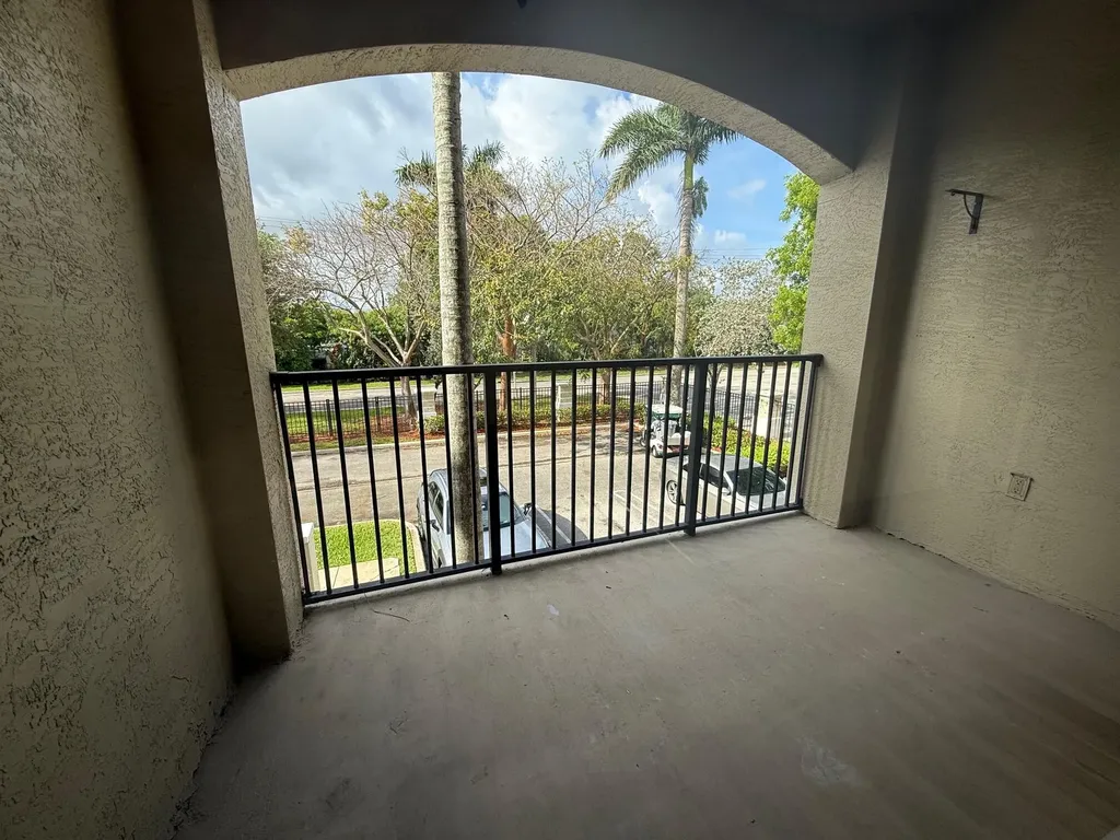 5800 W Sample Coral Springs FL 33067