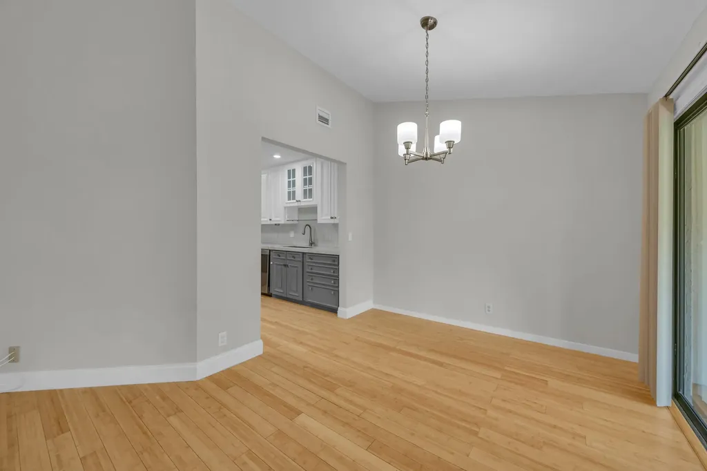25 Lexington Lane W Palm Beach Gardens FL 33418