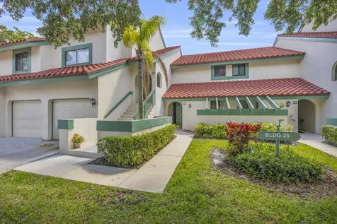 25 Lexington Lane W Palm Beach Gardens FL 33418