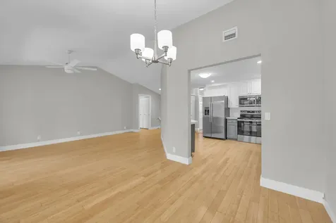 25 Lexington Lane W Palm Beach Gardens FL 33418