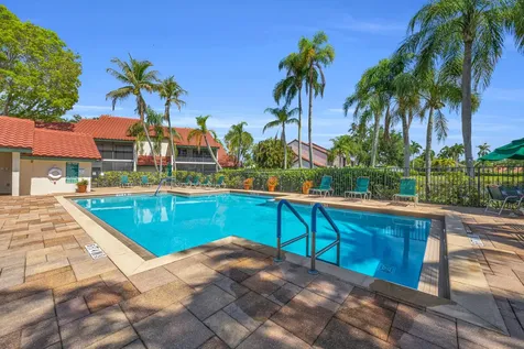 25 Lexington Lane W Palm Beach Gardens FL 33418