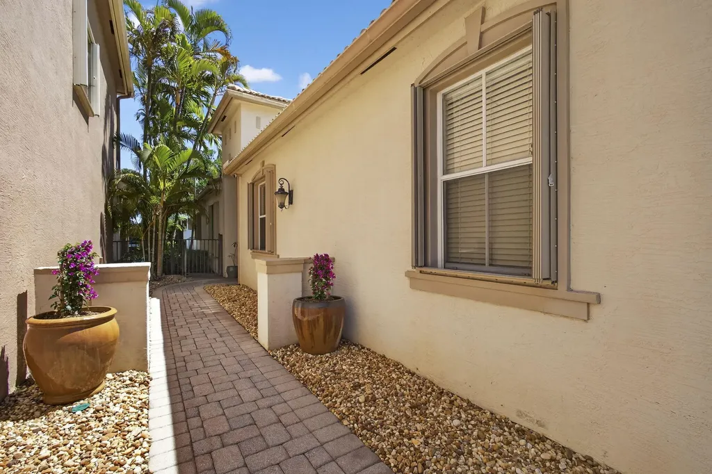 171 Isle Verde Way Palm Beach Gardens FL 33418