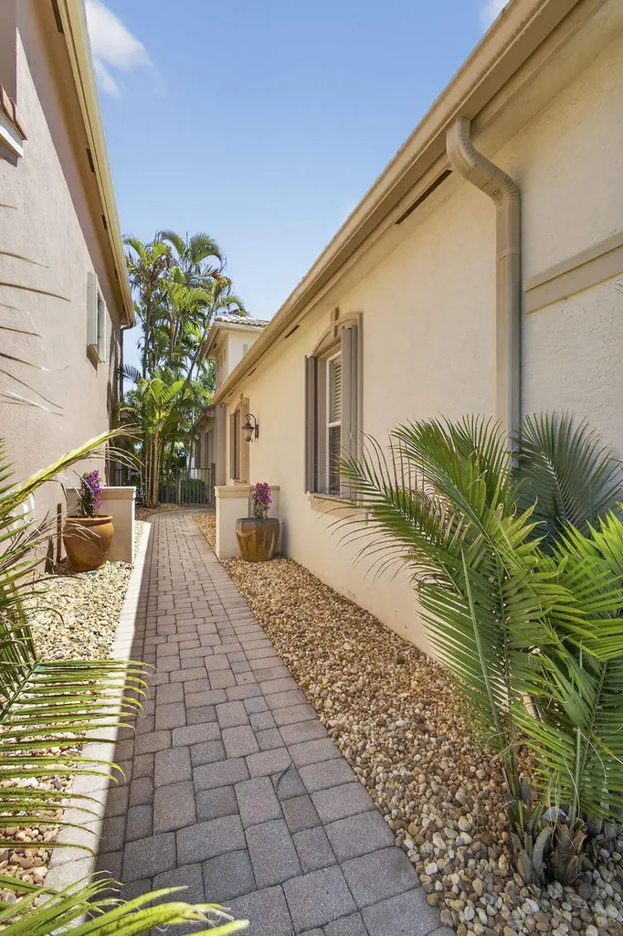 171 Isle Verde Way Palm Beach Gardens FL 33418