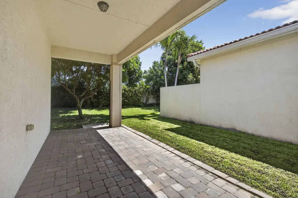 171 Isle Verde Way Palm Beach Gardens FL 33418