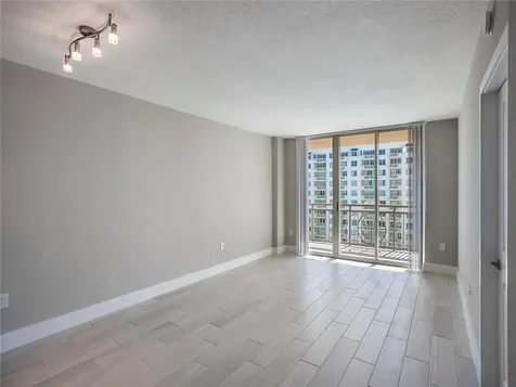 1030 Seminole Drive Fort Lauderdale FL 33304