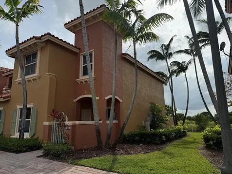 1064 SW 144th Avenue Pembroke Pines FL 33027