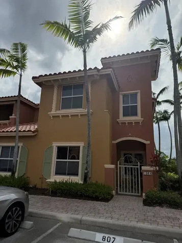 1064 SW 144th Avenue Pembroke Pines FL 33027