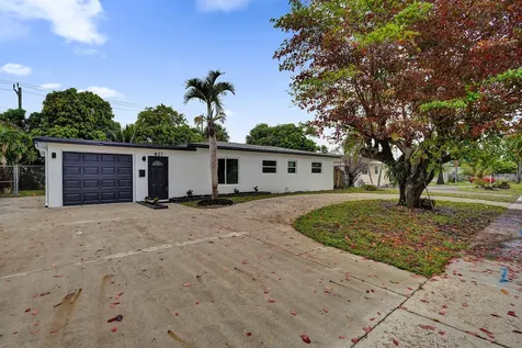 627 W Ilex Drive Lake Park FL 33403