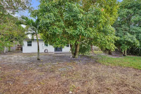 627 W Ilex Drive Lake Park FL 33403