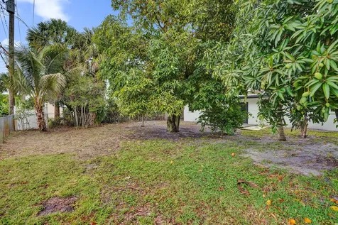 627 W Ilex Drive Lake Park FL 33403