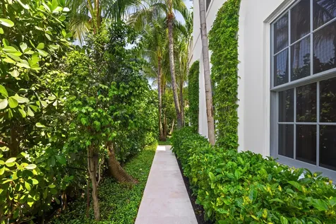 991 N Lake Way Palm Beach FL 33480